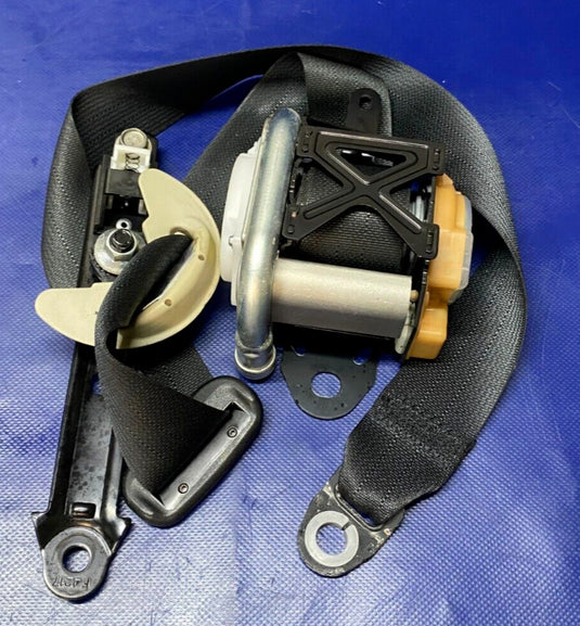 2011-12 INFINITI QX56 FRONT RIGHT PASSENGER SIDE SEAT BELT W/O PRE CRASH