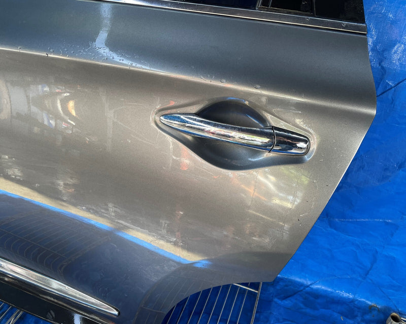 Load image into Gallery viewer, ⭐16-20 INFINITI QX60 REAR LEFT DRIVER SIDE DOOR ASSEMBLY GRAY KAD # NB1-DRU1486⭐
