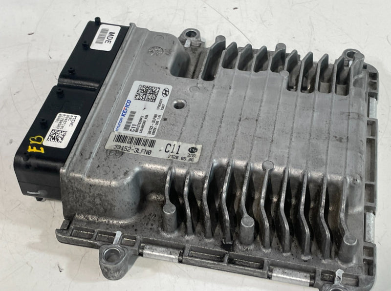 Load image into Gallery viewer, 2020 HYUNDAI PALISADE ENGINE &amp; BODY CONTROL MODULE ECM BCM W/ KEY FOB # 103054
