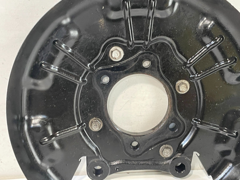 Load image into Gallery viewer, 21-25 HYUNDAI ELANTRA REAR RIGHT SIDE SPINDLE KNUCKLE BRAKE DUST SHIELD # 101843
