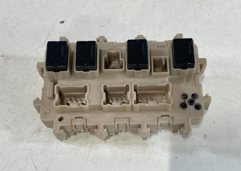 Load image into Gallery viewer, 2018 - 2020 INFINITI QX60 ENGINE BAY COMPARTMENT FUSE RELAY BOX 3.5L # 96262
