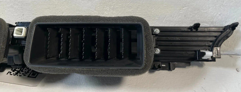 Load image into Gallery viewer, 2022-2025 HYUNDAI IONIQ 5 DASH CENTER AC AIR VENT GRILLE 97410-GI000-LS5 #107226

