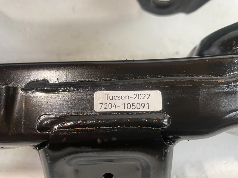 Load image into Gallery viewer, 22-26 HYUNDAI TUCSON AWD REAR SUSPENSION SUBFRAME CROSSMEMBER CRADLE 2.5L 105091
