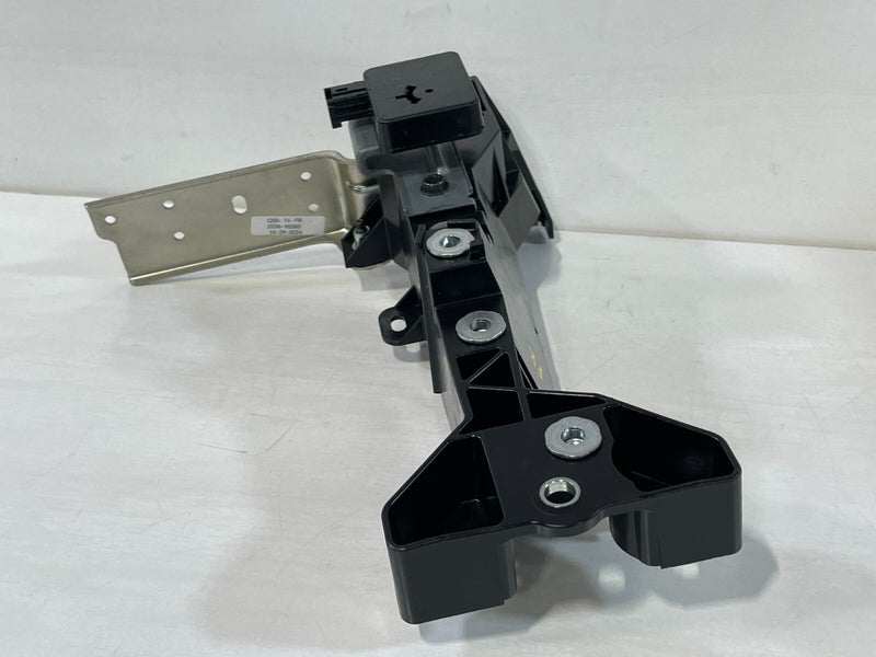Load image into Gallery viewer, 14-23 INFINITI Q50 Q60 RIGHT RADIATOR CORE SUPPORT FENDER MOUNTING BRACKET 90385
