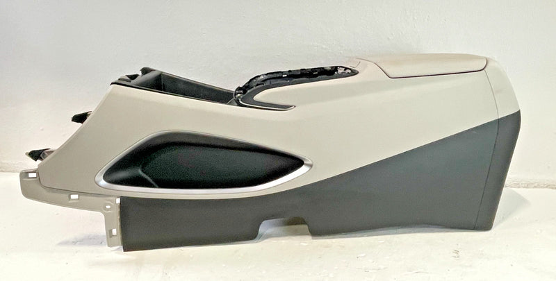 Load image into Gallery viewer, 2023 HYUNDAI TUCSON CENTER CONSOLE STORAGE COMPARTMENT ASSEMBLY # 103849
