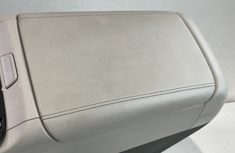 Load image into Gallery viewer, 2023 HYUNDAI TUCSON CENTER CONSOLE STORAGE COMPARTMENT ASSEMBLY # 103849
