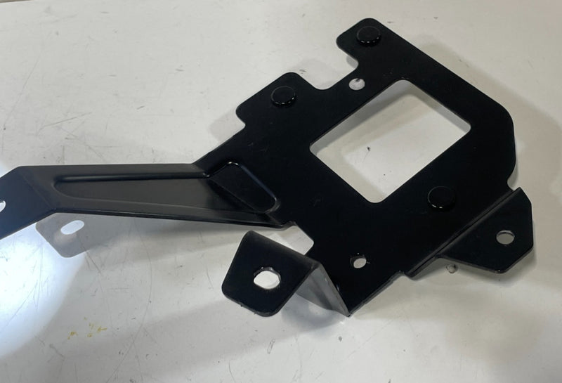 Load image into Gallery viewer, 20-22 HYUNDAI PALISADE REAR RIGHT SIDE BLIND SPOT RADAR SENSOR BRACKET # 103570

