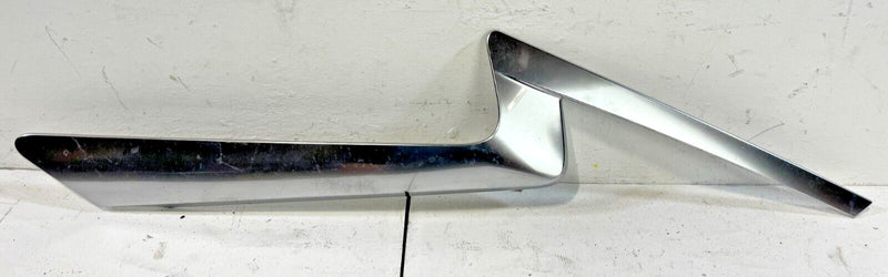 Load image into Gallery viewer, 2019 INFINITI QX50 REAR RIGHT SIDE CORNER QUARTER PANEL GLASS TRIM # 85724
