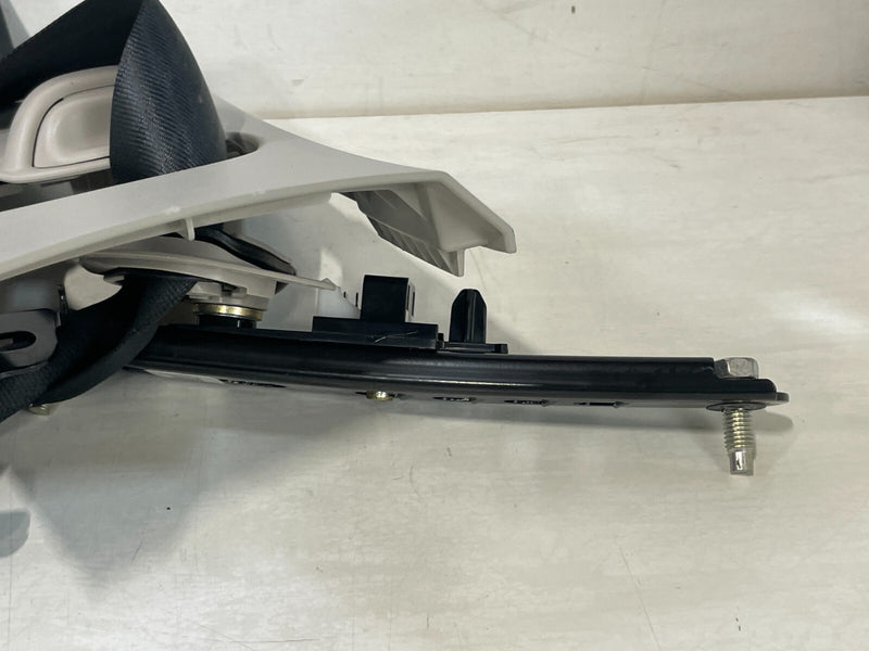 Load image into Gallery viewer, 2022-2025 HONDA CIVIC FRONT RIGHT SIDE SEAT BELT RETRACTOR W/ TENSIONER # 92794
