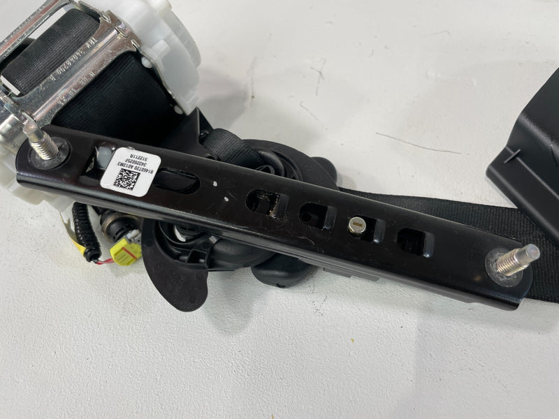 Load image into Gallery viewer, ⭐⭐ 2022 - 2024 HONDA CIVIC FRONT RIGHT SIDE SEAT BELT RETRACTOR W/ TENSIONER ⭐⭐
