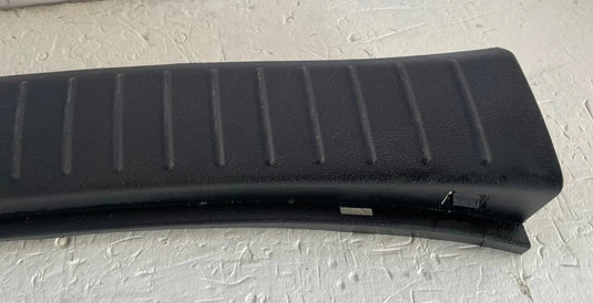 2021-2023 HYUNDAI SANTA FE TRUNK LATCH LOCK SILL SCUFF PLATE TRIM COVER 