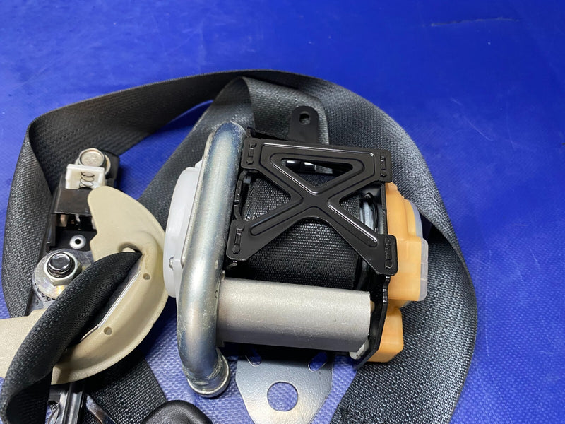 Load image into Gallery viewer, 2011-12 INFINITI QX56 FRONT RIGHT PASSENGER SIDE SEAT BELT W/O PRE CRASH # 77840
