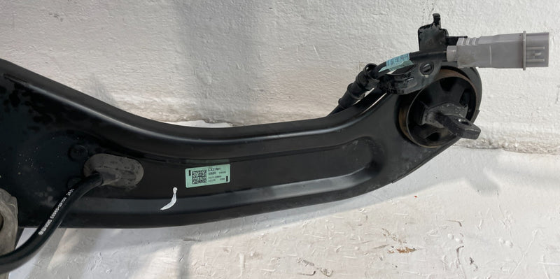 Load image into Gallery viewer, 2023-2025 HYUNDAI PALISADE FWD REAR RIGHT SUSPENSION KNEE ASSEMBLY 3.8L # 105198
