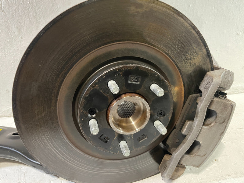 Load image into Gallery viewer, 2023-2025 HYUNDAI PALISADE FWD FRONT RIGHT SUSPENSION KNEE ASSEMBLY 3.8L #105208
