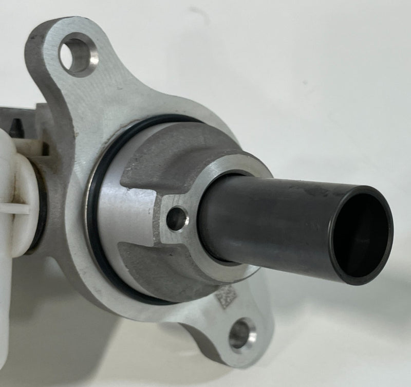 Load image into Gallery viewer, 2020 - 2025 HYUNDAI PALISADE BRAKE BOOSTER MASTER CYLINDER W/ RESERVOIR # 101302
