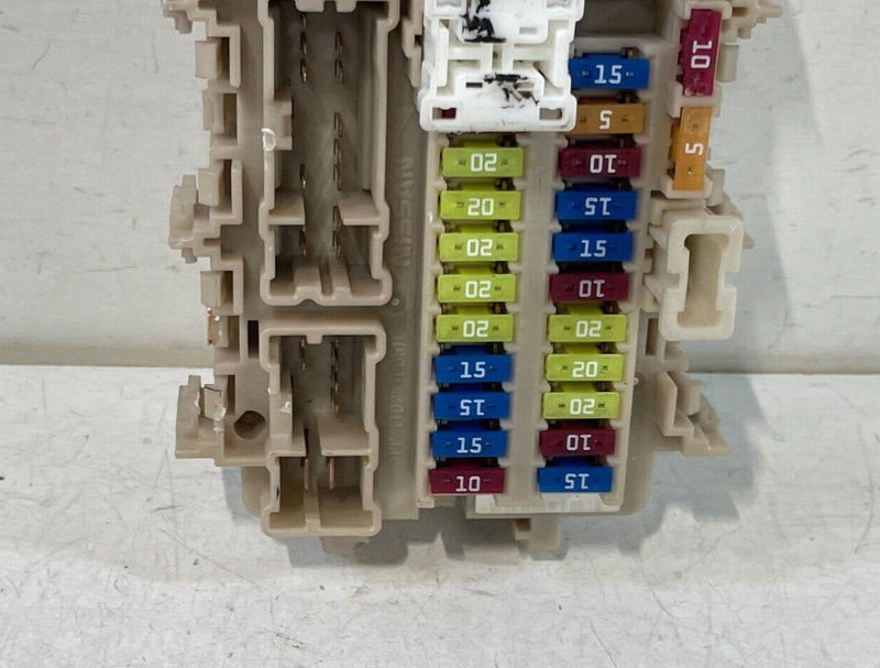 Load image into Gallery viewer, 2018 - 2020 INFINITI QX60 ENGINE BAY COMPARTMENT FUSE RELAY BOX 3.5L # 96262
