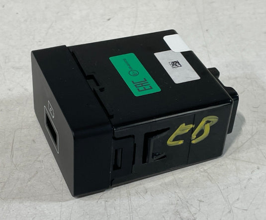 22-23 GENESIS G70 CENTER CONSOLE STORAGE USB CONNECTOR CHARGING PORT HUB