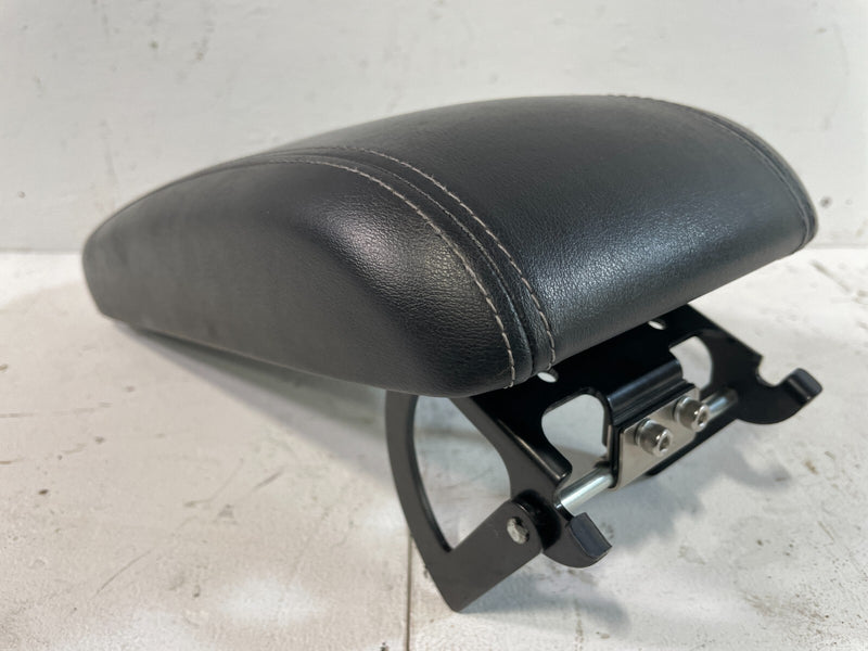 Load image into Gallery viewer, ⭐⭐ 2017-2019 INFINITI QX30 CENTER CONSOLE ARM REST ARMREST LID COVER BLACK ⭐⭐

