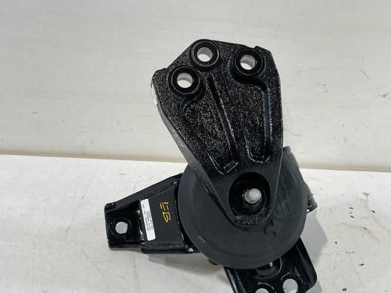 Load image into Gallery viewer, 20-25 HYUNDAI PALISADE AWD FRONT RIGHT SIDE ENGINE MOUNT SUPPORT BRACKET # 99226
