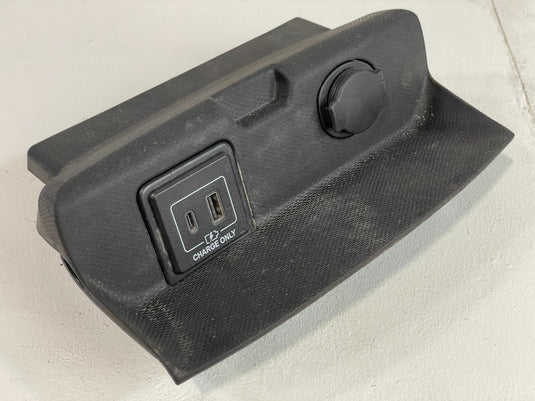 19-20 INFINITI QX60 POWER OUTLET CONSOLE COVER W/USB CHARGER INSERT UNIT