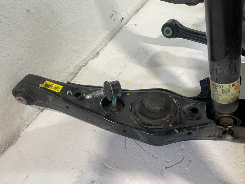 Load image into Gallery viewer, 2023-2025 HYUNDAI PALISADE FWD REAR RIGHT SUSPENSION KNEE ASSEMBLY 3.8L # 104209
