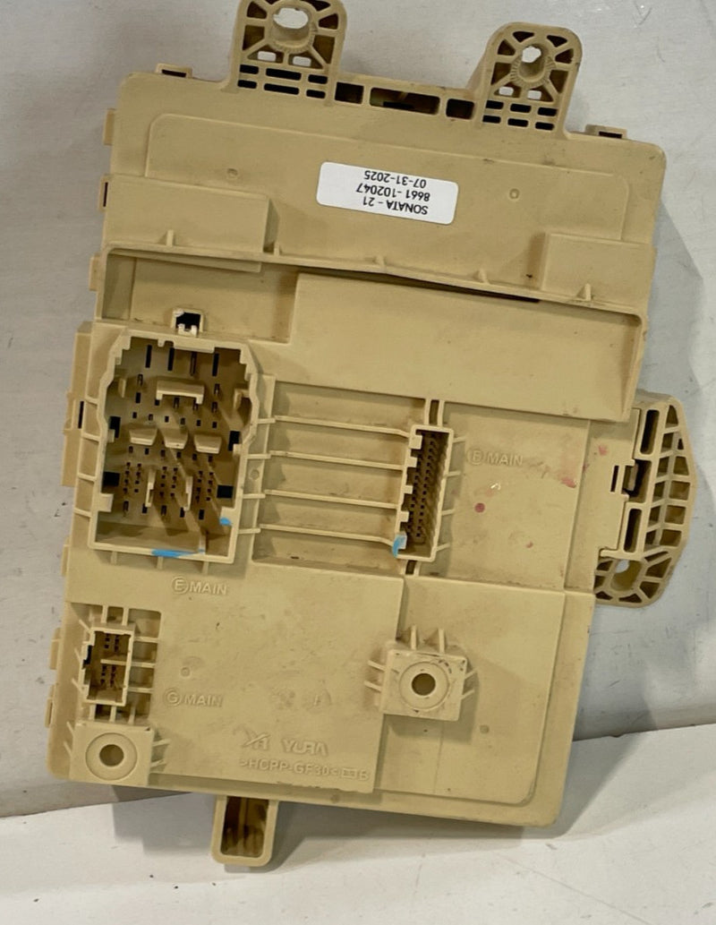 Load image into Gallery viewer, 20-23 HYUNDAI SONATA INTERIOR CABIN FUSE RELAY JUNCTION BOX 91950-L0060 # 102047
