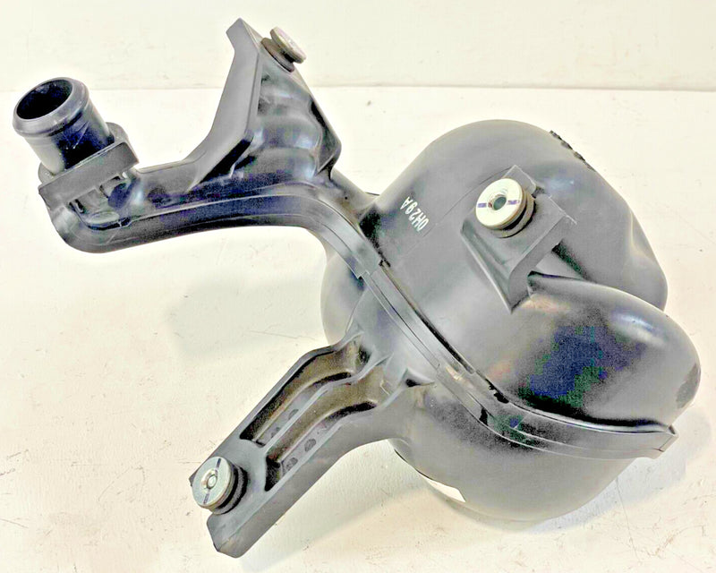 Load image into Gallery viewer, ⭐⭐ 2018-2021 HONDA ACCORD ENGINE AIR CLEANER INTAKE RESONATOR CHAMBER 1.5L ⭐⭐
