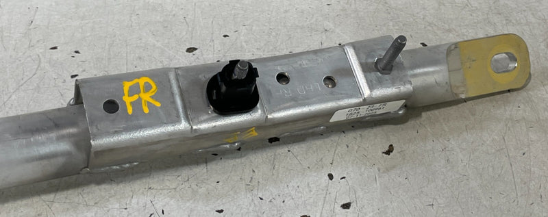 Load image into Gallery viewer, 2019-25 GENESIS G70 FRONT RIGHT FENDER REARWARD STRUT TOWER BRACE BRACKET 100961
