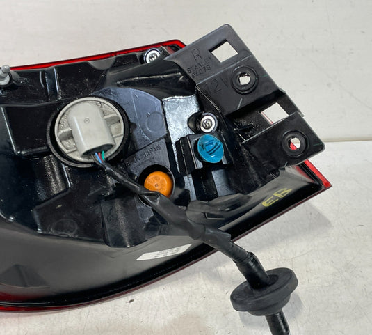 2017-2023 INFINITI Q50 RIGHT SIDE TAIL LIGHT LAMP QUARTER PANEL MOUNTED