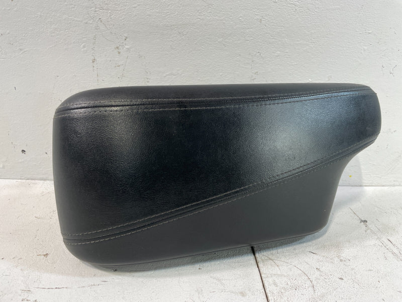 Load image into Gallery viewer, ⭐⭐ 2017-2019 INFINITI QX30 CENTER CONSOLE ARM REST ARMREST LID COVER BLACK ⭐⭐
