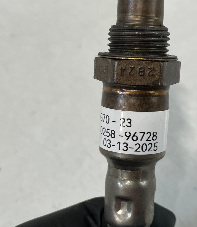 Load image into Gallery viewer, 2019 - 2023 GENESIS G70 ENGINE DOWNSTREAM LAMBDA O2 OXYGEN SENSOR 2.0L # 96728
