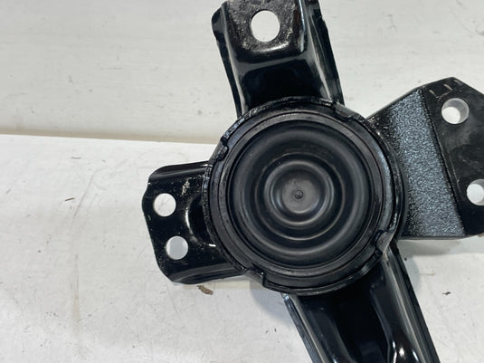 20-25 HYUNDAI PALISADE AWD FRONT RIGHT SIDE ENGINE MOUNT SUPPORT BRACKET # 99226