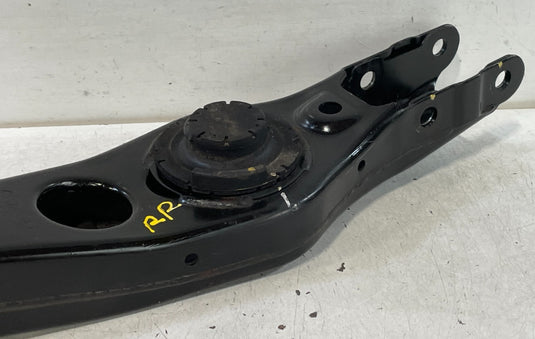 2020-2025 HYUNDAI PALISADE REAR RIGHT SIDE LOWER CONTROL ARM SPRING PERCH 100882