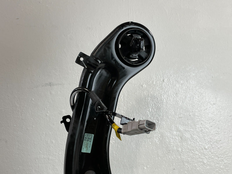 Load image into Gallery viewer, 2020 - 2022 HYUNDAI PALISADE REAR LEFT DRIVER SIDE KNEE ASSEMBLY 3.8L # 102323
