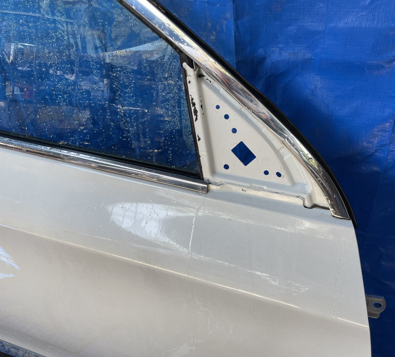 Load image into Gallery viewer, ⭐2013-2017 INFINITI JX35 QX60 FRONT RIGHT SIDE DOOR ASSEMBLY WHITE #NB1-DRU1301⭐

