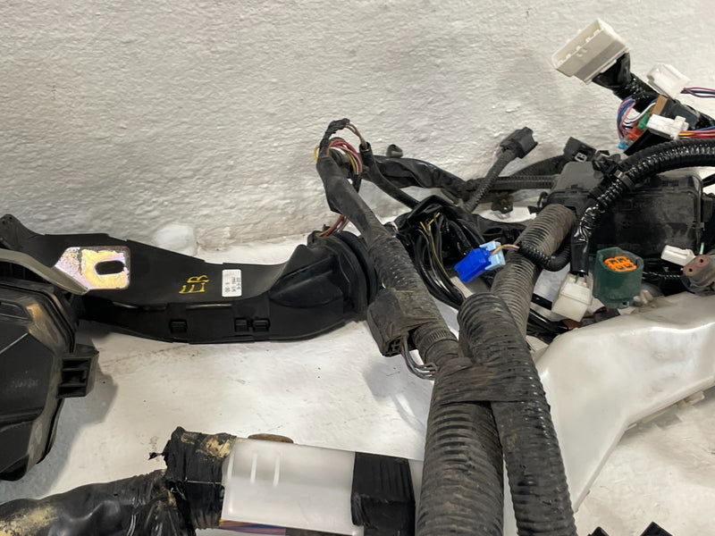 Load image into Gallery viewer, 2017 - 2019 INFINITI Q50 ENGINE ROOM BAY WIRE WIRING HARNESS 3.0L # 100441
