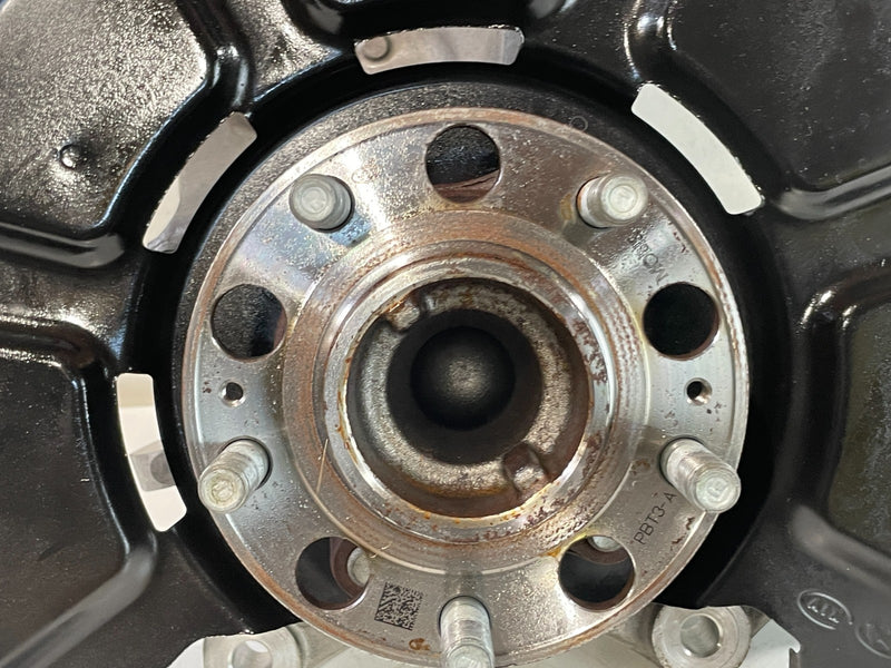 Load image into Gallery viewer, 2020-25 HYUNDAI PALISADE FWD REAR RIGHT SPINDLE KNUCKLE W/ BEARING HUB # 102280

