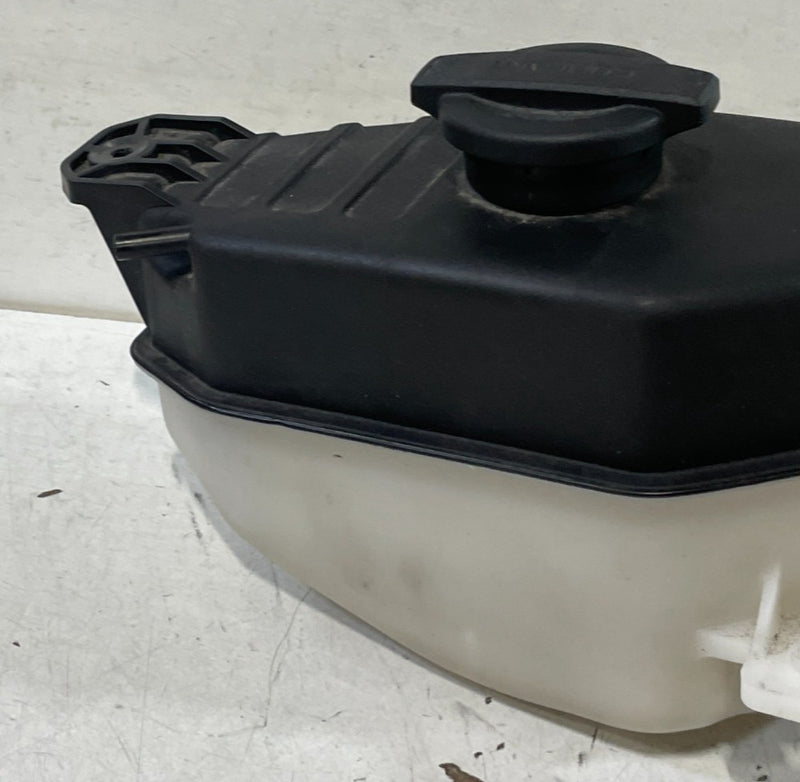Load image into Gallery viewer, 19-25 HYUNDAI PALISADE RADIATOR COOLANT RESERVOIR RECOVERY TANK BOTTLE # 100221
