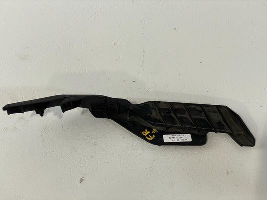 2016 - 2020 HONDA HR-V FRONT RIGHT PASSENGER SIDE WINDSHIELD TRIM BLACK