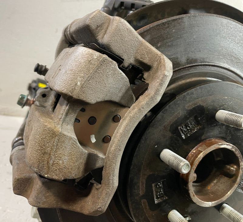 Load image into Gallery viewer, 2023-2025 HYUNDAI PALISADE FWD REAR RIGHT SUSPENSION KNEE ASSEMBLY 3.8L # 105198
