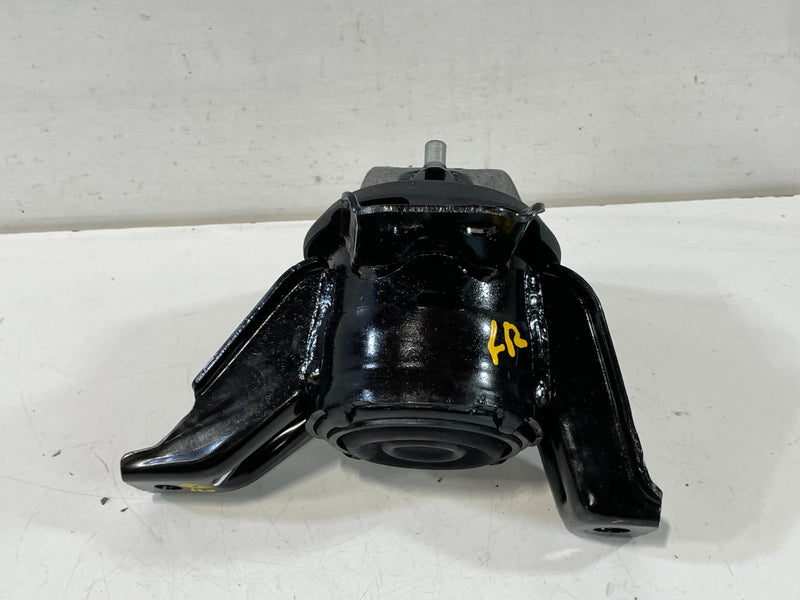 Load image into Gallery viewer, 20-25 HYUNDAI PALISADE AWD FRONT RIGHT SIDE ENGINE MOUNT SUPPORT BRACKET #102413
