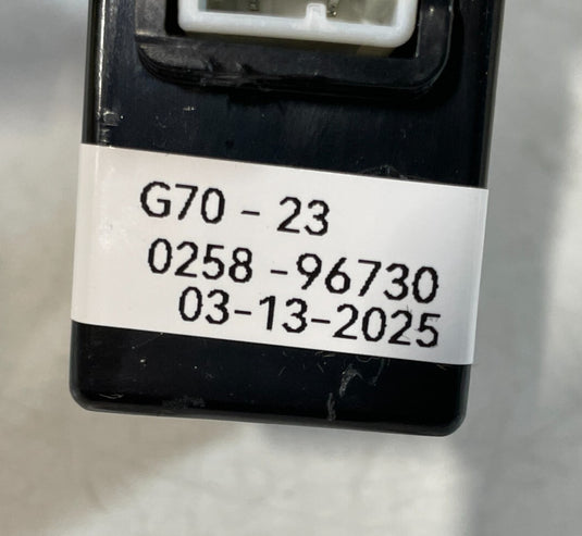 22-23 GENESIS G70 CENTER CONSOLE STORAGE USB CONNECTOR CHARGING PORT HUB