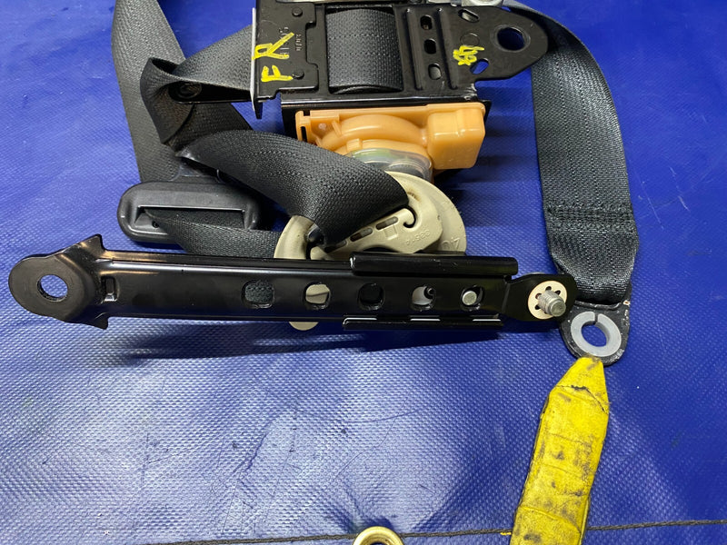 Load image into Gallery viewer, 2011-12 INFINITI QX56 FRONT RIGHT PASSENGER SIDE SEAT BELT W/O PRE CRASH # 77840
