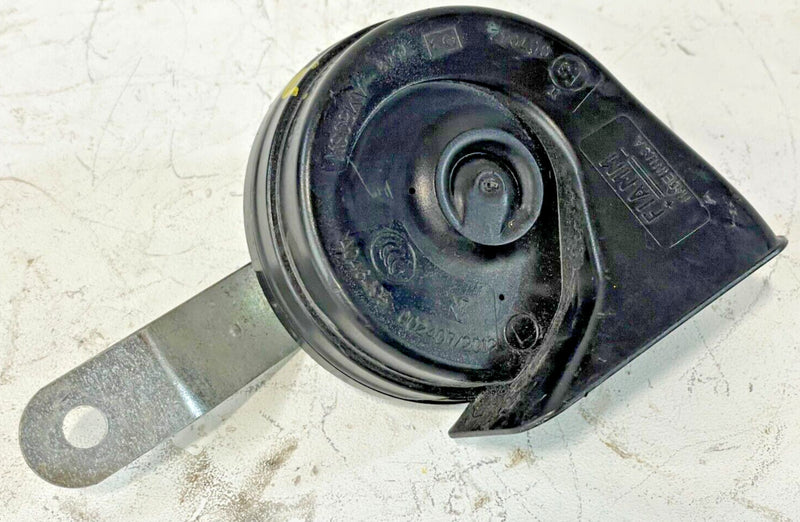 Load image into Gallery viewer, 2019 - 2020 INFINITI QX50 LOW PITCH HORN SIGNAL ALARM 25620-5NA0A # 81782
