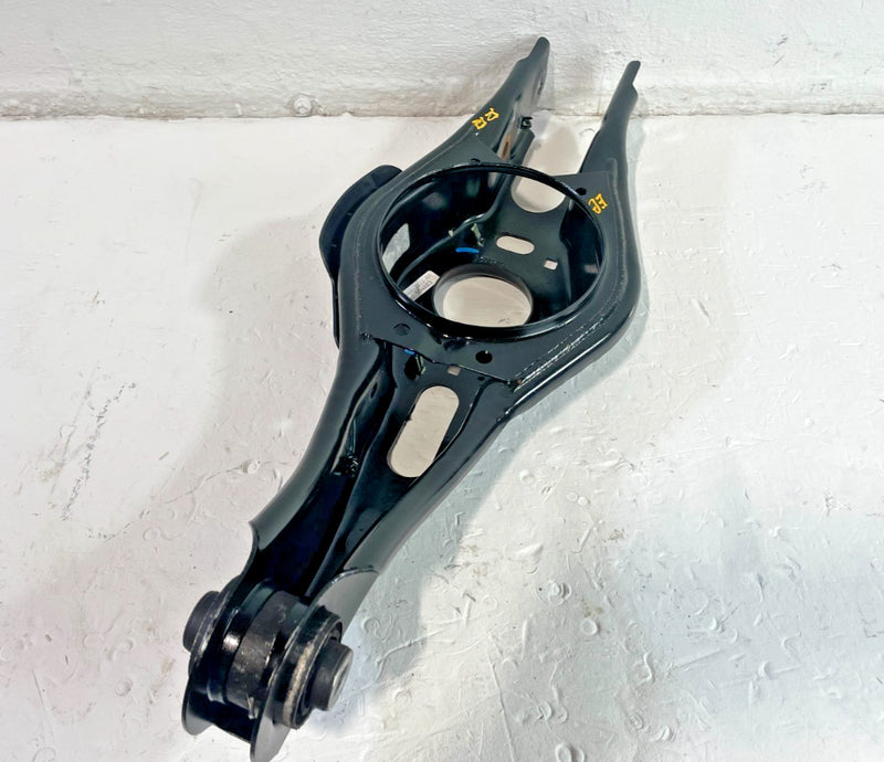 Load image into Gallery viewer, 2022-2025 HYUNDAI TUCSON REAR RIGHT SIDE LOWER CONTROL ARM SPRING PERCH # 104883
