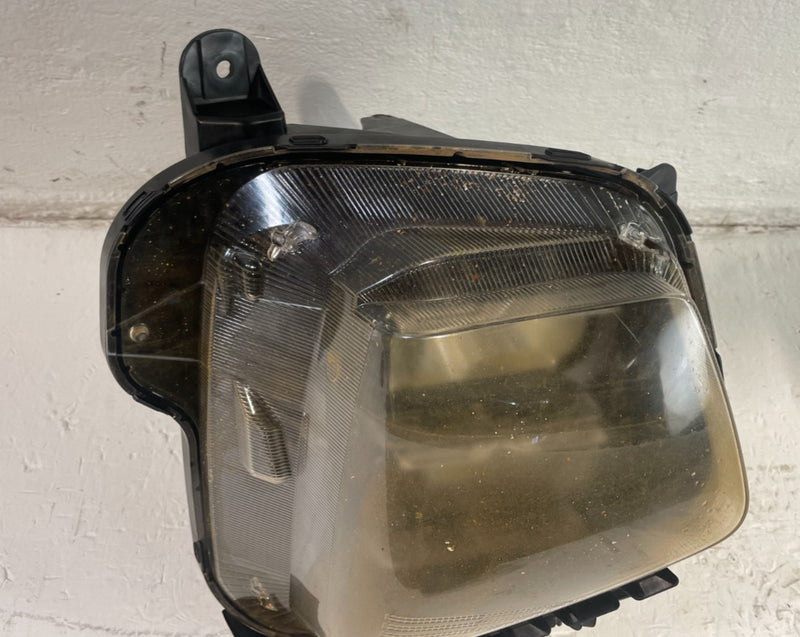 Load image into Gallery viewer, 2022-2024 HYUNDAI TUCSON RIGHT LED HEADLIGHT HEADLAMP FOR PARTS # IG18-HDU1118
