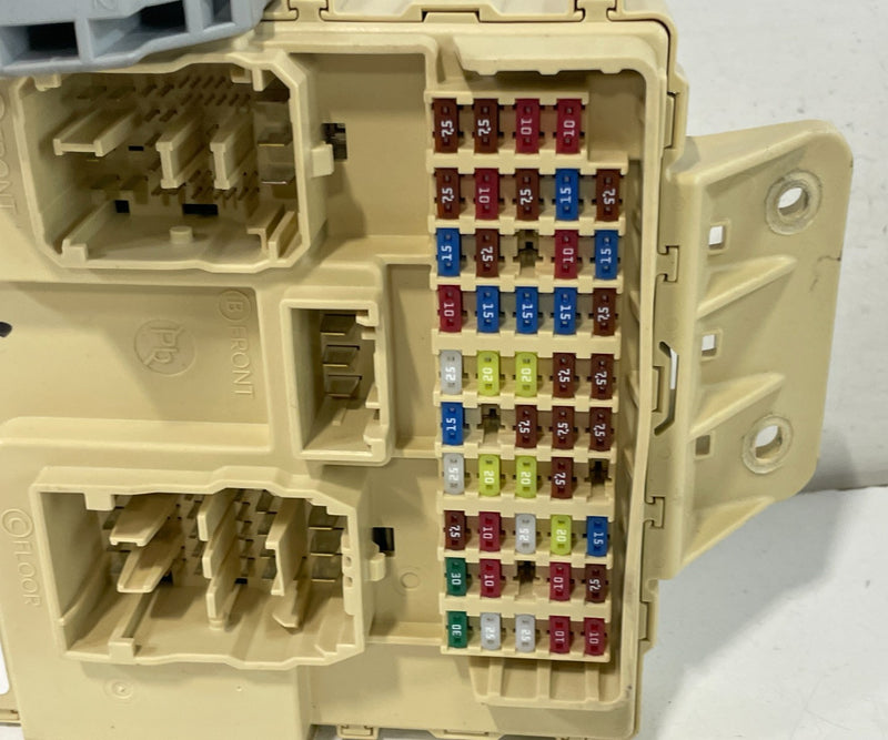 Load image into Gallery viewer, 2023 HYUNDAI PALISADE POWER DISTRIBUTION CABIN FUSE BOX RELAY JUNCTION #104101
