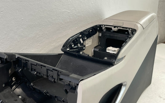 2023 HYUNDAI TUCSON CENTER CONSOLE STORAGE COMPARTMENT ASSEMBLY