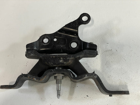 13-20 INFINITI JX35 QX60 LEFT ENGINE MOTOR MOUNT SUPPORT BRACKET 3.5L