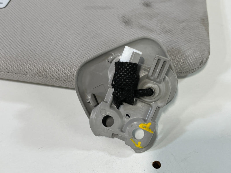 Load image into Gallery viewer, 20-23 HYUNDAI PALISADE FRONT RIGHT PASSENGER SIDE SUNVISOR SUN VISOR GRAY 101286
